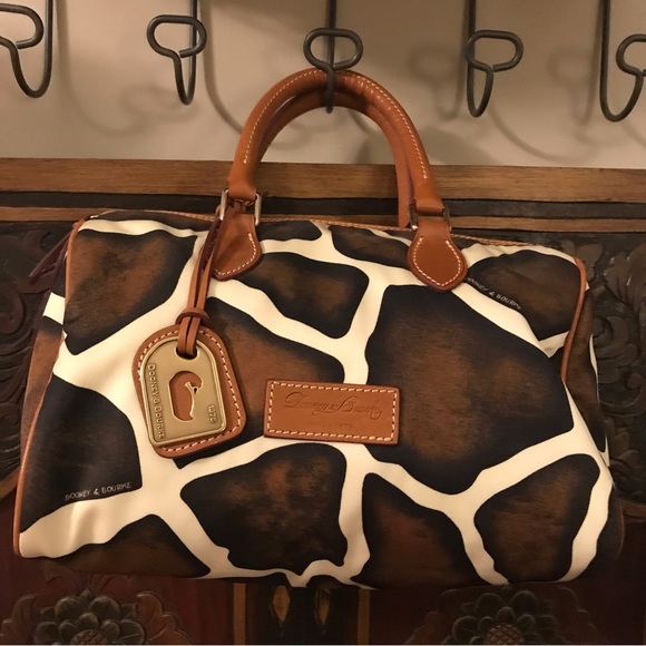 Dooney & Bourke Handbags - Dooney & Bourke Giraffe Classic Satchel NWOT Key Holder, Interior Zip Pocket